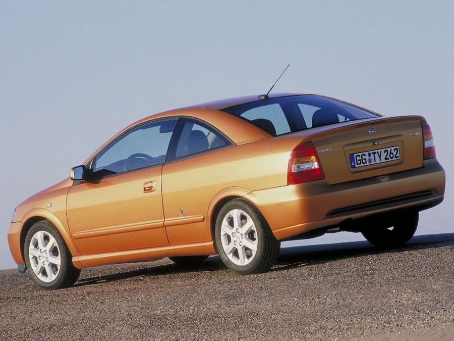  Opel Astra Coupe (G) 2000 года  (фото 25 из 42)